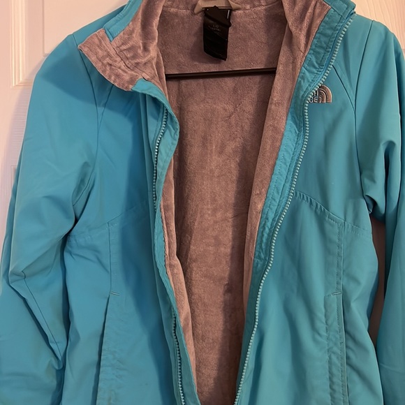 Girl’s large North Face jacket - Picture 3 of 5